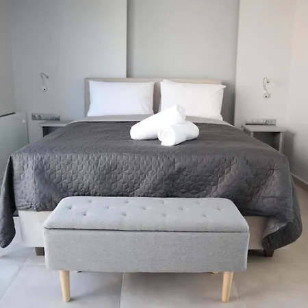 Golden Apartment *